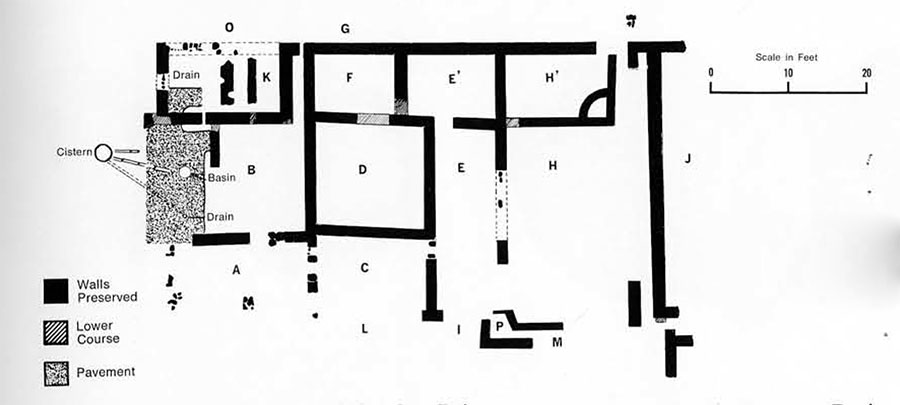 Plan of the living complex with, to the right (south), corners of the other buildings in the block. 