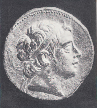 Gold Octodrachm: obverse, portrait of Seleuceus III