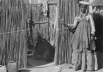 The traditional dress of Herero women is clearly inspired by that of the early European settlers some of whom arrived in southern Africa as early as 1652. 