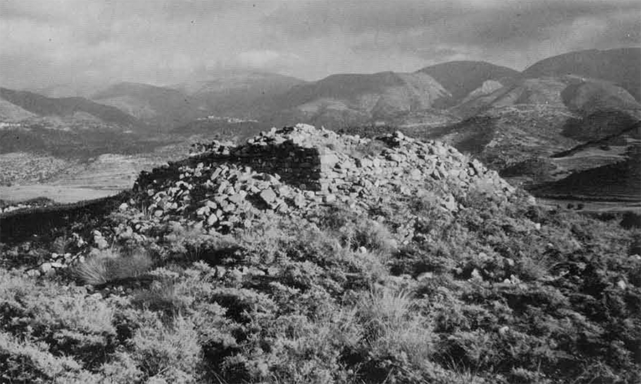Remains of the Byzantine tower on the summit of Mochlos. 