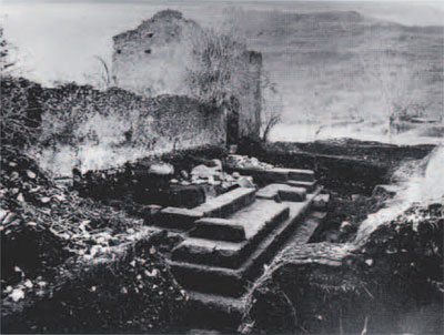 Fig. 3. Northeastern Corner of Temple KKK as excavated by Lord Savile, 1885. (Photo from glass negative in the Castle Museum, Nottingham) 