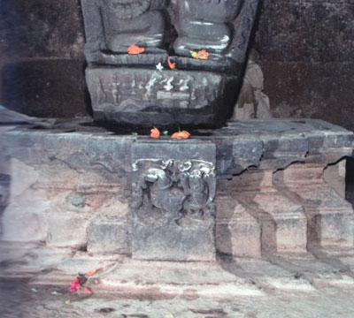hamsa_pedestal_kalakeri_temple