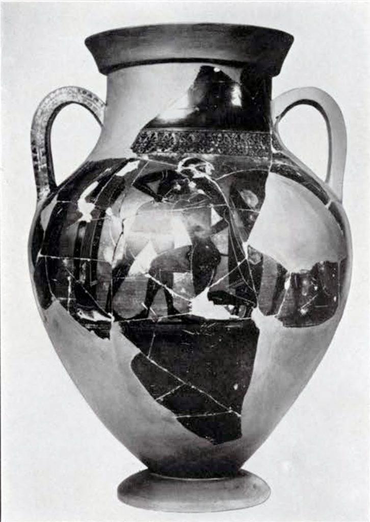 Black figured amphora showing Theseus and the Minotaur with five onlookers