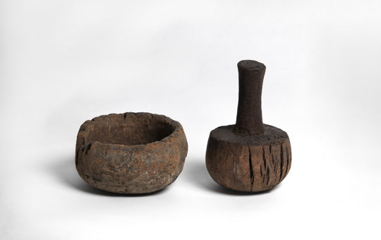 Small crushing bowl with pestle.