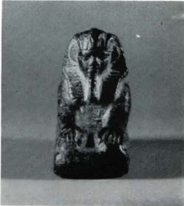 Front view of figure of Amenhotep III prostrating.