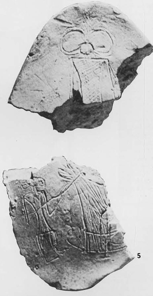 Incised terracotta fragments.